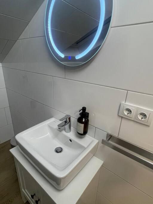 Buxtehude*Wohnung*100Qm*6 Schlafplaetze*Neu* Dış mekan fotoğraf